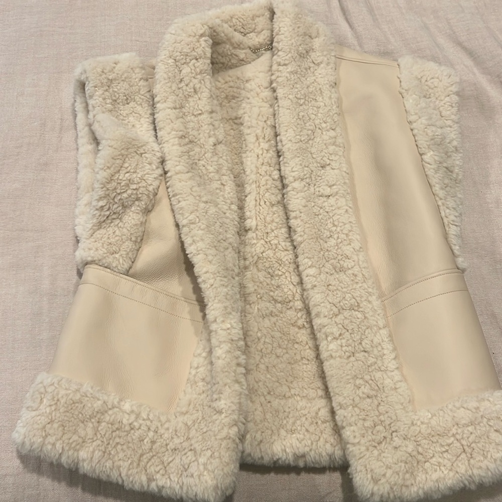 ALC Shearling Vest size medium - worn once! Better for a warm climate girly